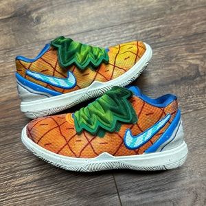 Size 10c Nike Kyrie 5 SpongeBob Pinapple House Shoes